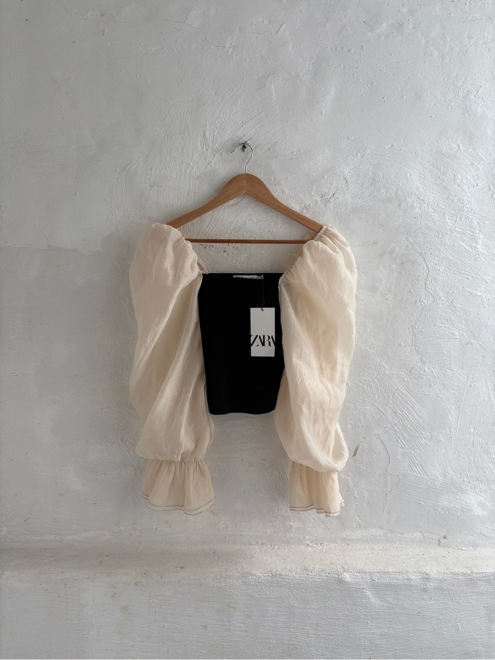 NWT Zara Knit Sweater Organza Puff Sleeves Black Cream